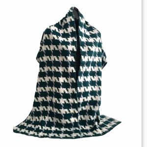 NWT BCBG Oversized Fluffy Winter Shawl Wrap.